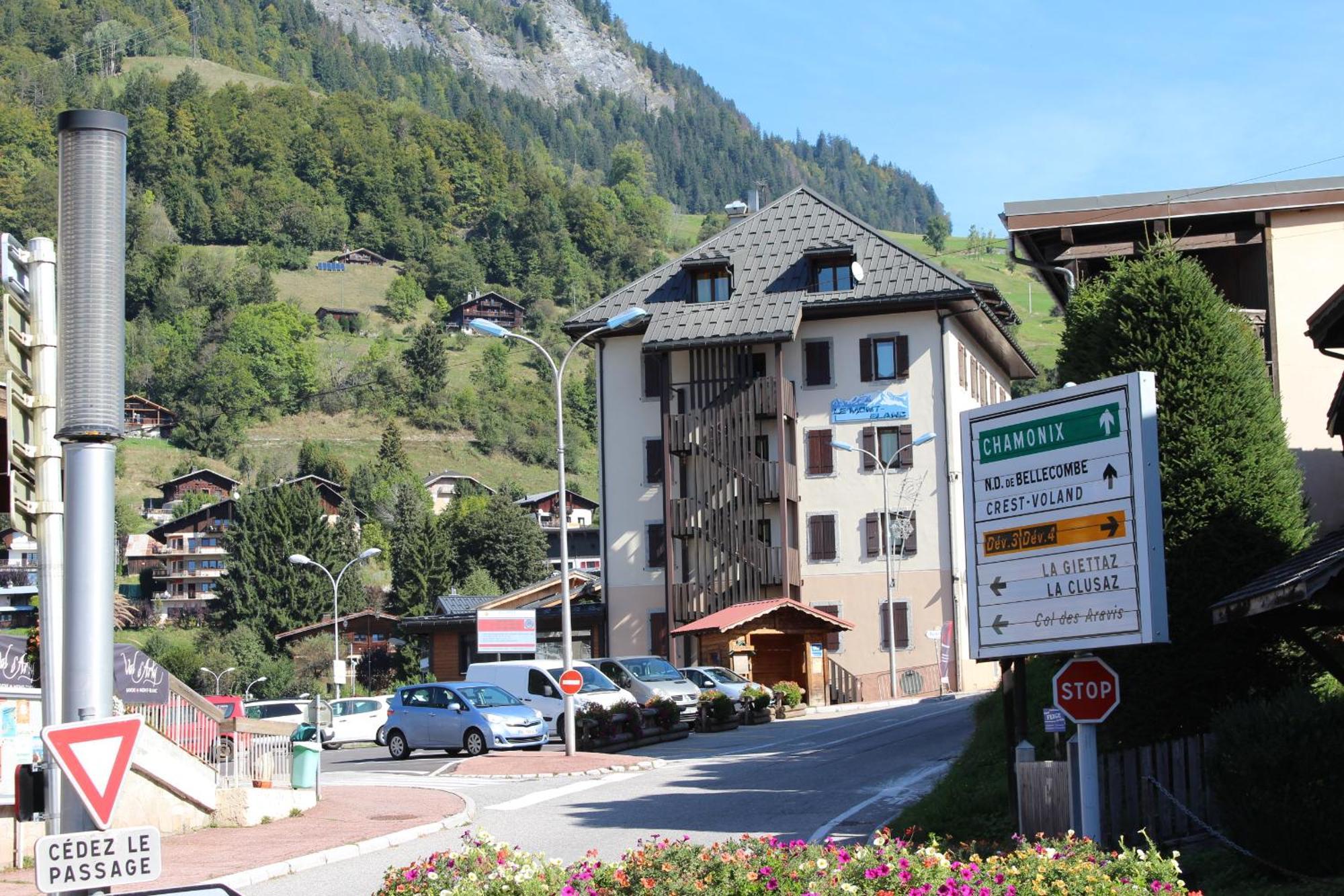 Le Montblanc-Flumet Hotel Exterior photo